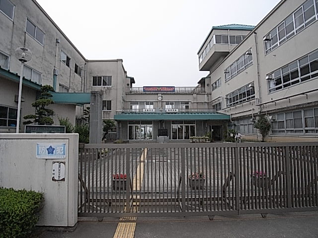 中学校　天理市立南中学校（中学校）まで122m