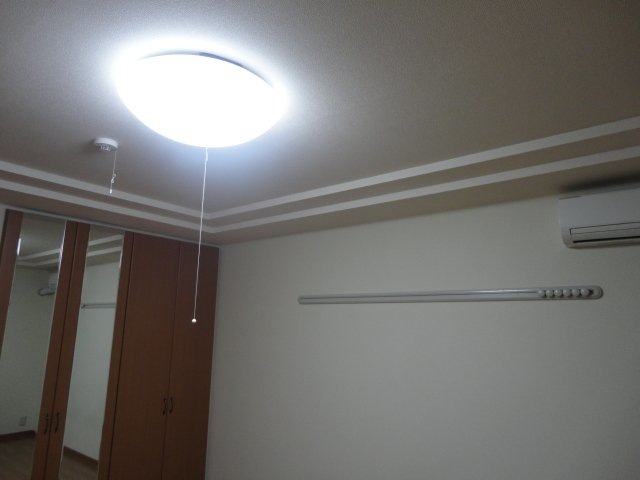 その他　照明付きのお部屋です(^^♪