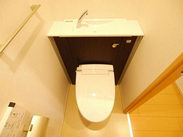 トイレ　落ち着いたトイレです
