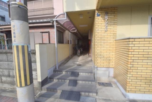 中島マンションの外観写真