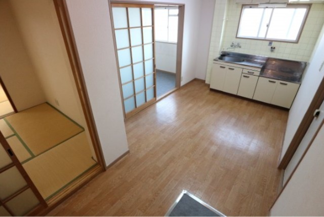 中島マンションの居間写真