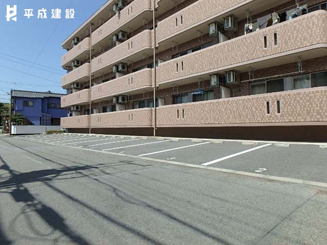 駐車場　平置き駐車場