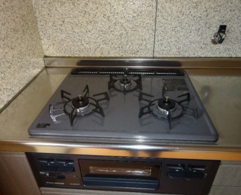 その他設備　ガスレンジ付３口コンロ