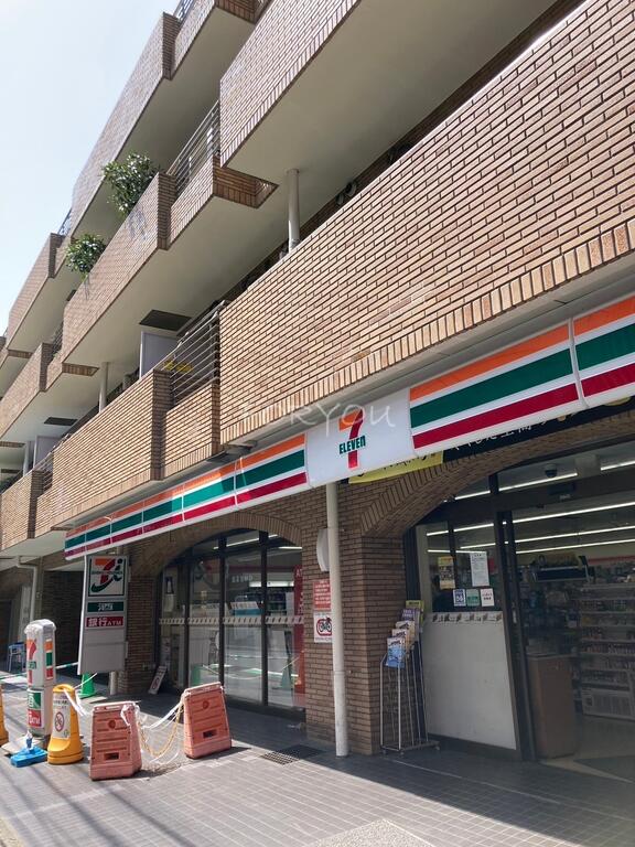 コンビニ　セブンイレブン上目黒3丁目店（コンビニ）まで38m