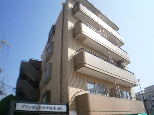 建物外観　お洒落なタイル張りの外観