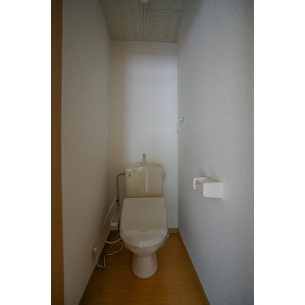 トイレ　同じ敷地内の別の部屋