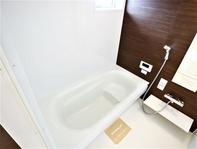 バス・シャワールーム　ゆったり過ごせるお風呂です