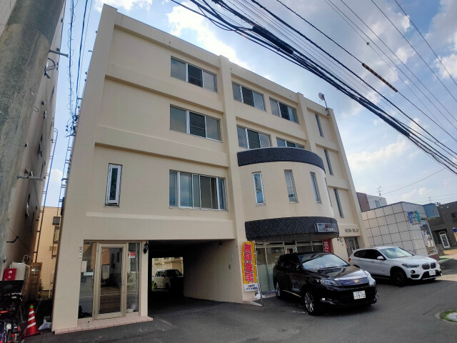 札幌市北区北二十八条西のマンションの建物外観