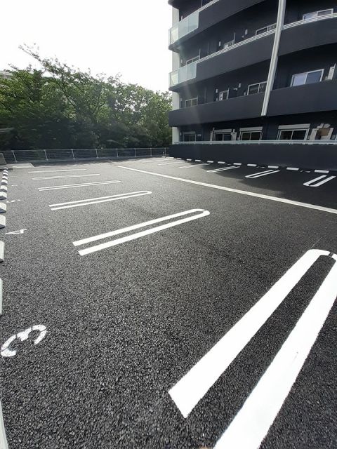 【千葉市中央区問屋町のマンションの駐車場】