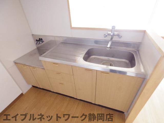 【静岡市葵区大岩本町のマンションのキッチン】