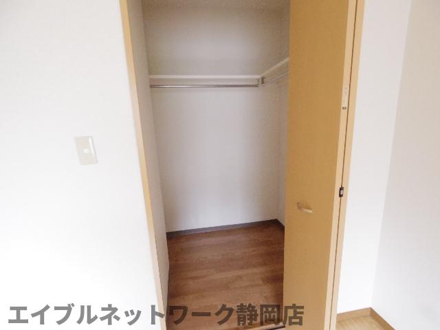 【静岡市葵区大岩本町のマンションの収納】