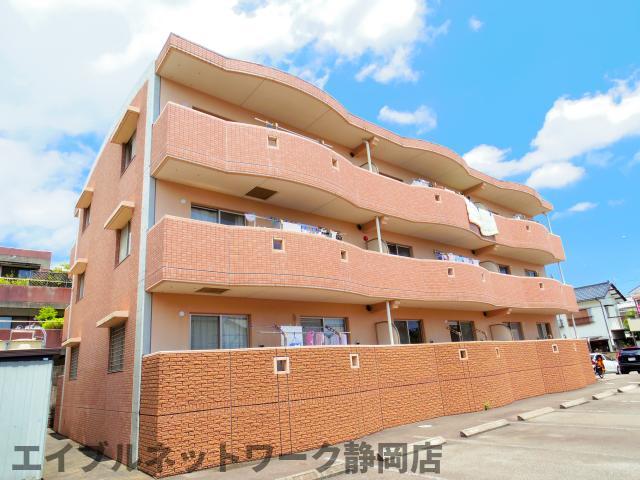 静岡市葵区大岩本町のマンションの建物外観