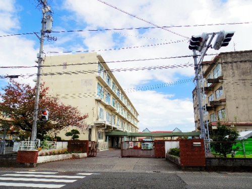 【静岡市葵区大岩本町のマンションの小学校】