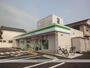 コンビニ　ファミリーマート（コンビニ）まで711m
