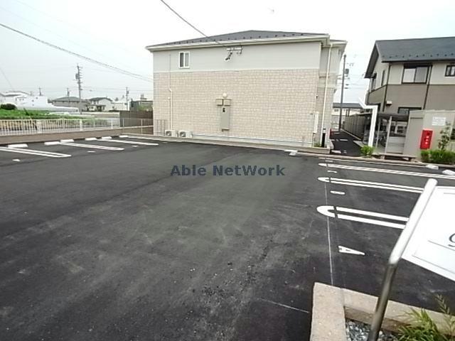 【岐阜市北島のアパートの駐車場】