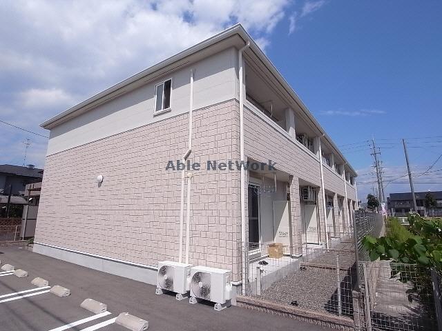 【岐阜市北島のアパートの建物外観】