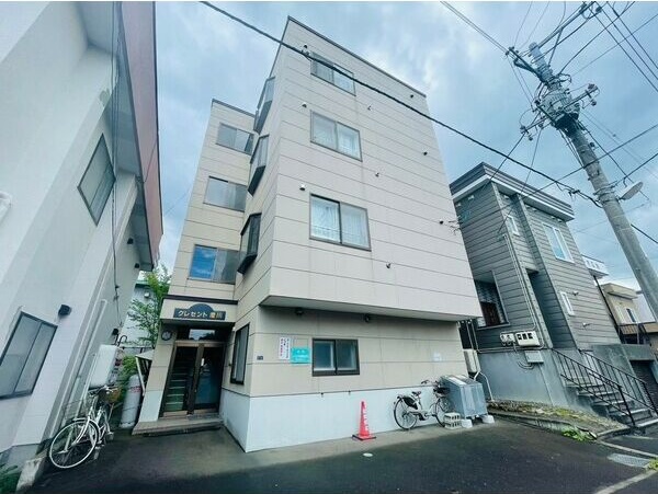 【クレセント澄川の建物外観】