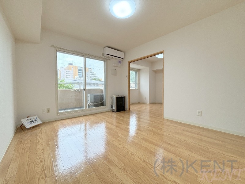 フォレスト円山の居間写真