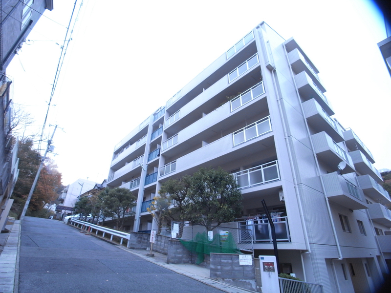 【神戸シフレ雲雀ケ丘の建物外観】