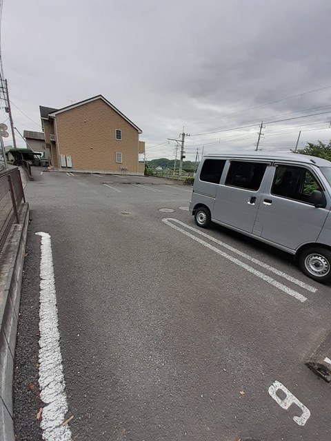 【リヴァーの駐車場】