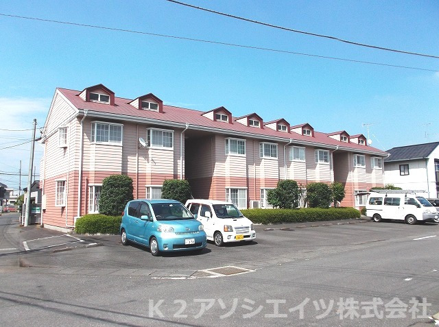 結城市新福寺のアパートの建物外観