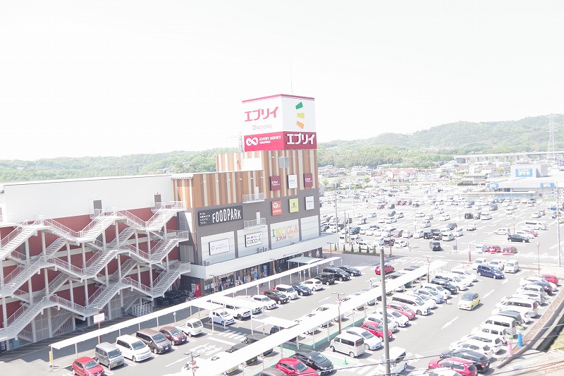 【岡山市北区横井上のマンションのショッピングセンター】