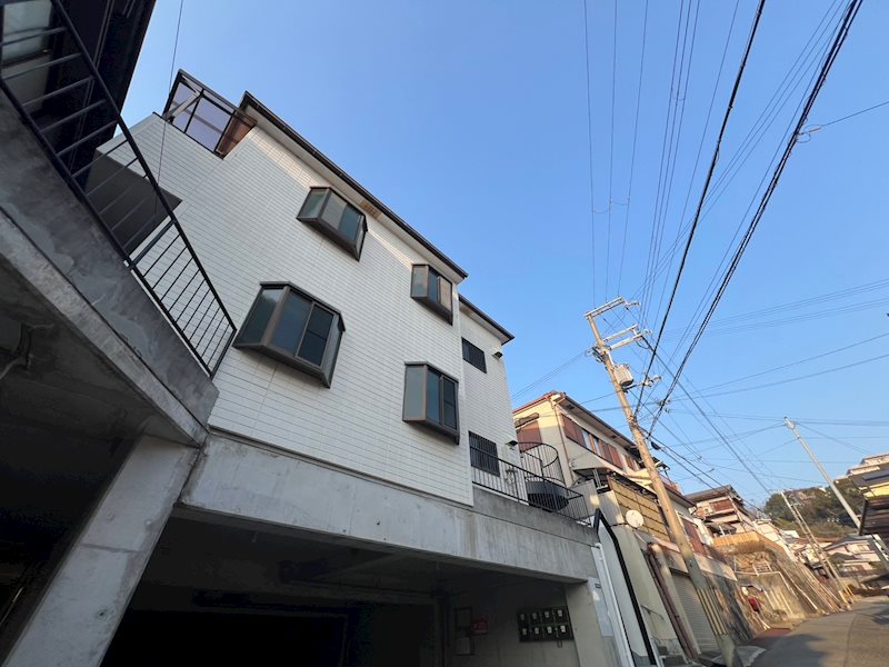 【神戸市長田区鶯町のアパートの建物外観】