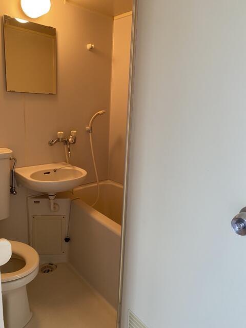 バス・シャワールーム　?