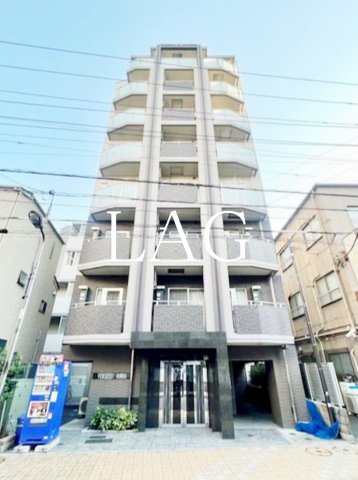 【足立区綾瀬のマンションの建物外観】