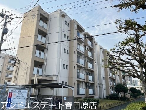 大野城市下大利団地のマンションの建物外観