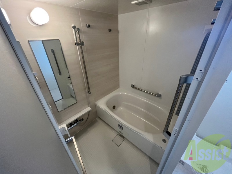 バス・シャワールーム　お風呂になります。一日の疲れを癒してくださいね。