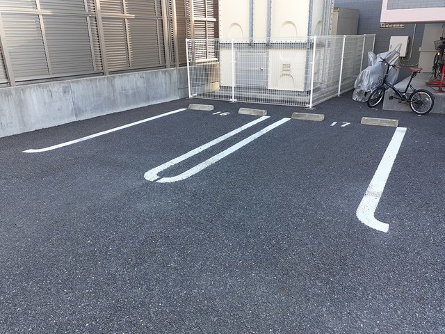 【ニコルの駐車場】