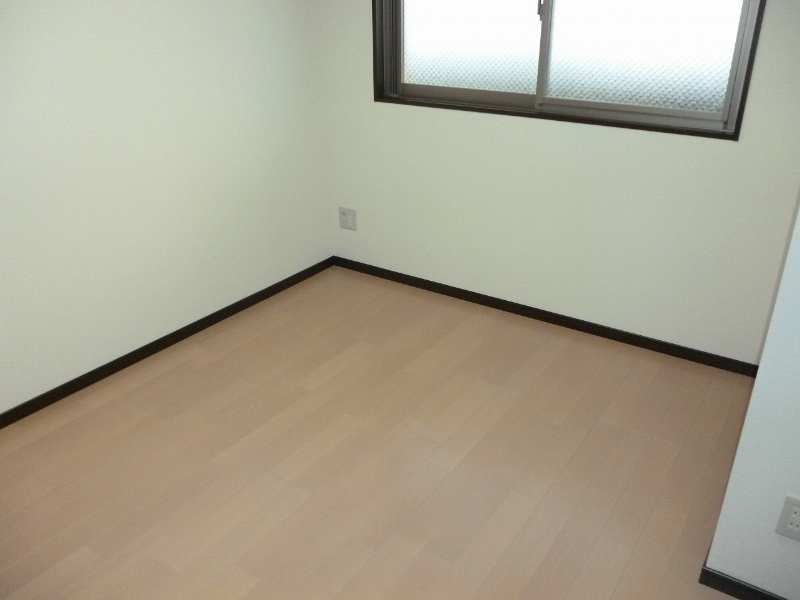 その他部屋・スペース　落ち着いて過ごせるお部屋なので、寝室にいかがでしょうか