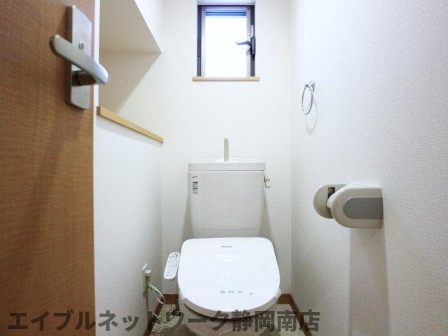 トイレ　コンパクトで使いやすいトイレです