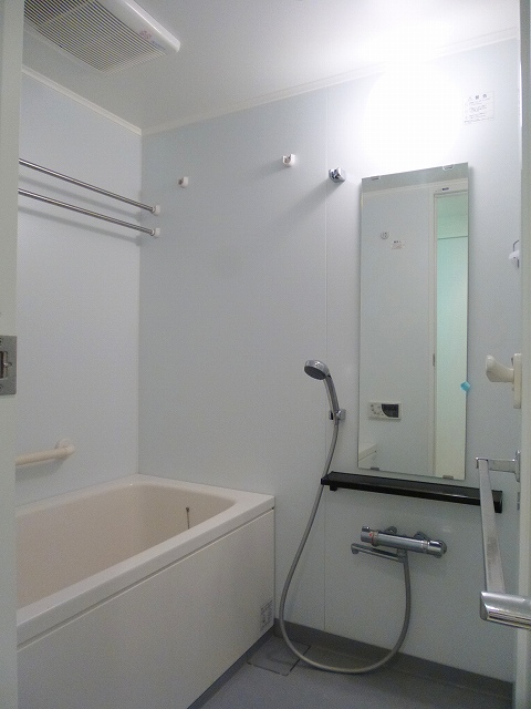 バス・シャワールーム　パークアクシス仲御徒町のバスルームです、追焚、浴室換気乾燥機