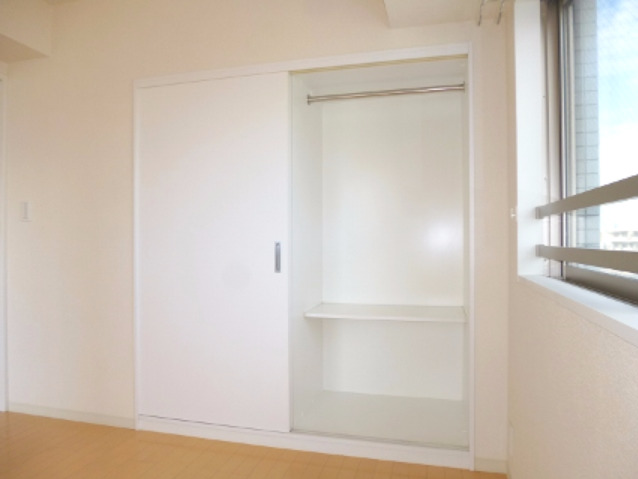 収納　パークアクシス仲御徒町の６．２帖のスライドドア収納
