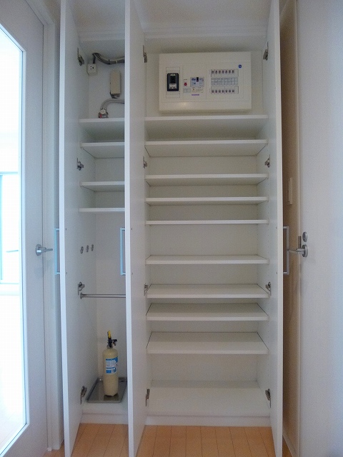 玄関　パークアクシス仲御徒町の収納豊富なトールタイプのシューズＢＯ