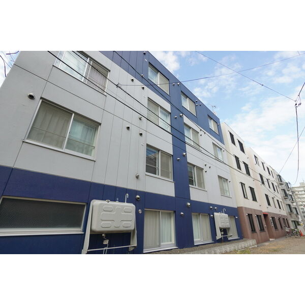 建物外観　★学生さん人気の西18丁目エリアのデザイナーズMS！★角部屋