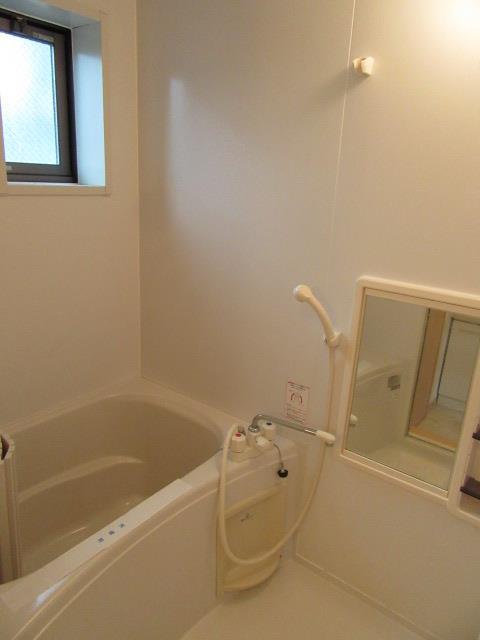 バス・シャワールーム　同タイプ別部屋の画像です。