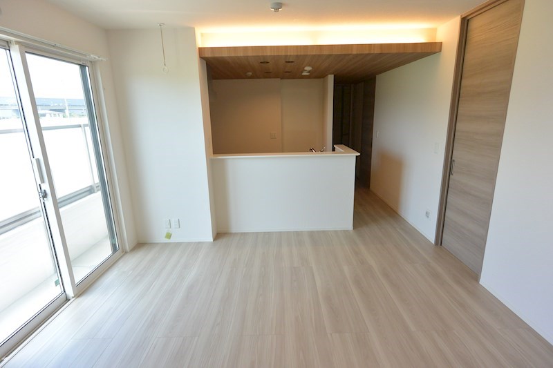 居室・リビング　フローリング仕上げ