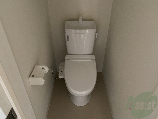 トイレ　トイレはシンプルかつオーソドックスで使いやすそうですね。