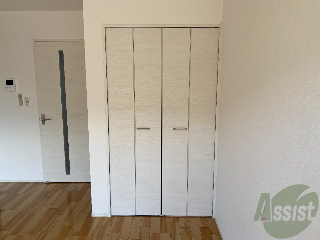 収納　収納もあります。横幅もあり使いやすそうですね。