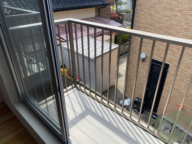 バルコニー　バルコニーは洗濯物がしっかり干せそうな広さです。