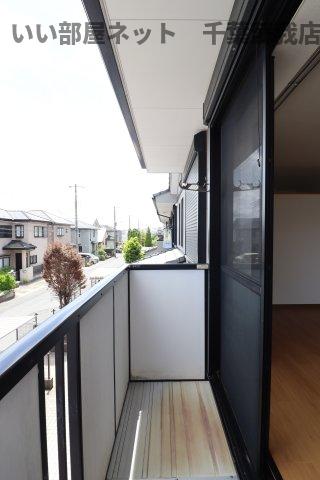 バルコニー　開放的で明るい空間を演出してくれるバルコニーです