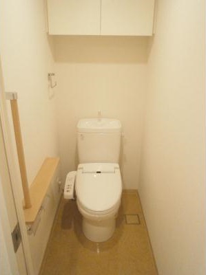 トイレ　温水洗浄便座付トイレ