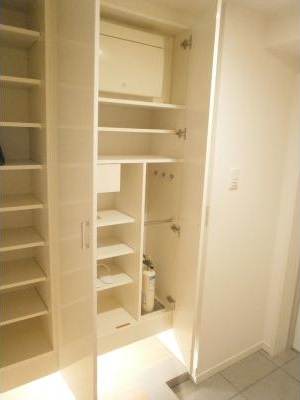 玄関　シューズボックス