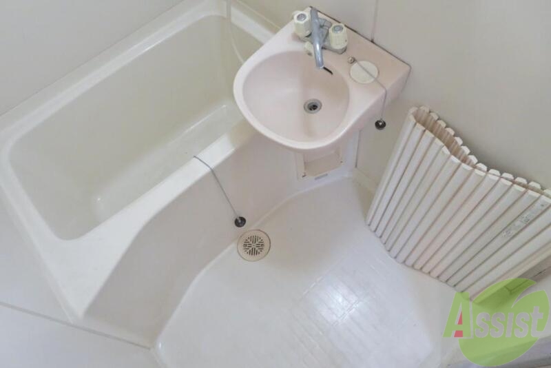 バス・シャワールーム　バスルームは一日の疲れを癒す大切な場所です。