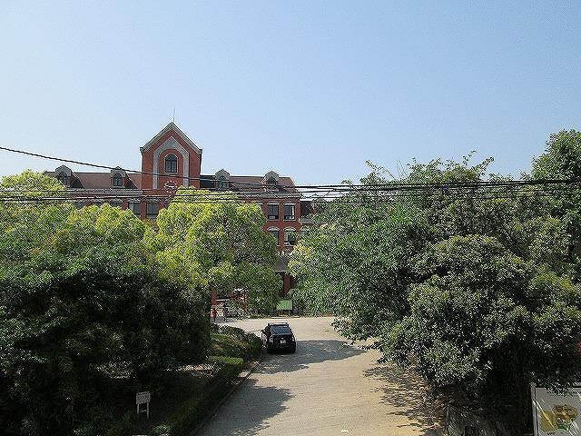 小学校　長崎市立山里小学校（小学校）まで791m