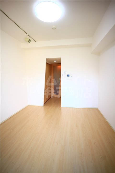 居室・リビング　こちらの居間で趣味の時間をお楽しみください