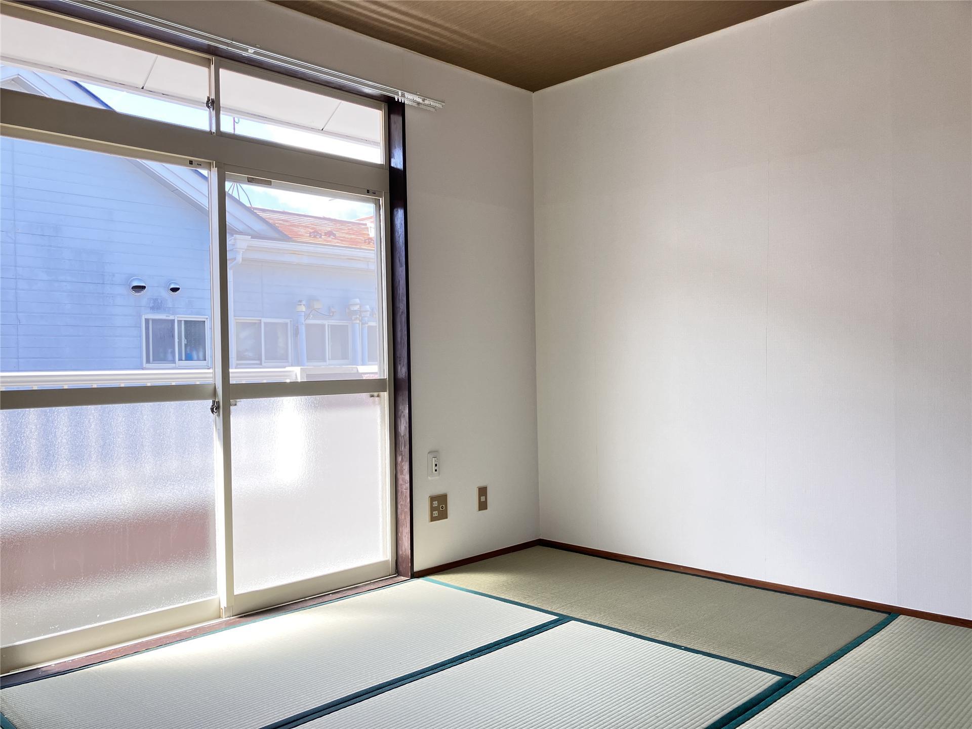 エントピア寿の居間写真